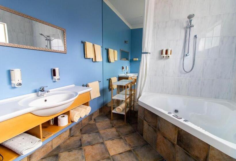 דירת חדר, Tuscany On Thames