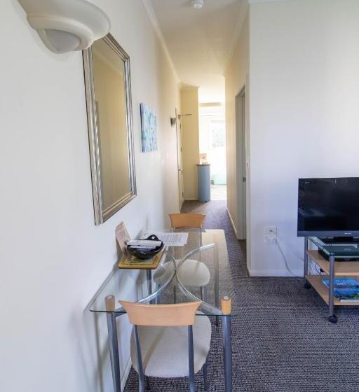 דירת חדר, Tuscany On Thames