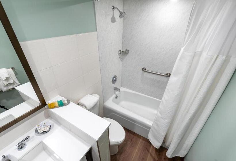 חדר סטנדרט עם מיטת קינג, Oglebay Resort