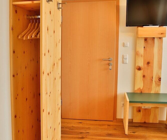 コンフォートルーム, Landgasthof Weberhans