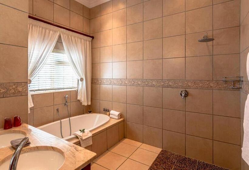 سوییت, Mooiplaas Guest House