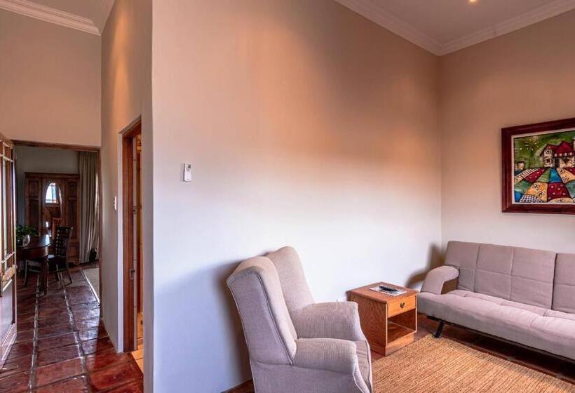 سوییت, Mooiplaas Guest House