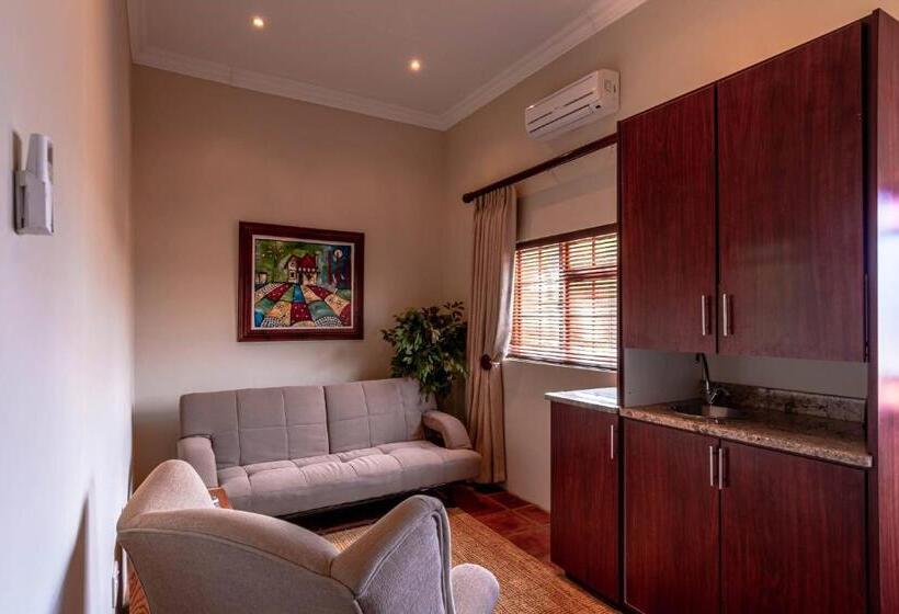 سوییت, Mooiplaas Guest House