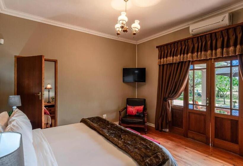 اتاق خانوادگی با چشم‌انداز باغ, Mooiplaas Guest House