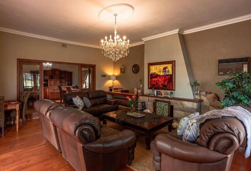 Семейный Номер Вид на Сад, Mooiplaas Guest House