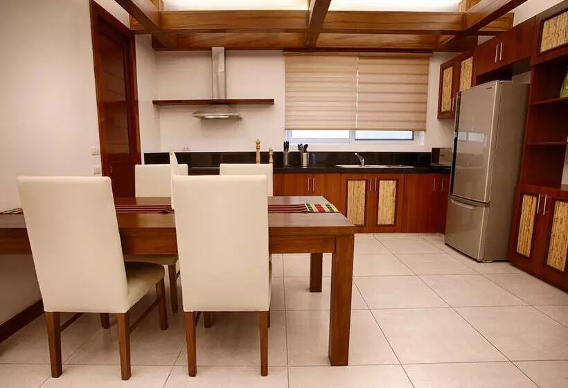 آپارتمان لوکس 2 خوابه, Vida Homes Condo Resort