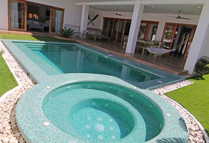 ویلا پریمیوم 3 خوابه, Vida Homes Condo Resort