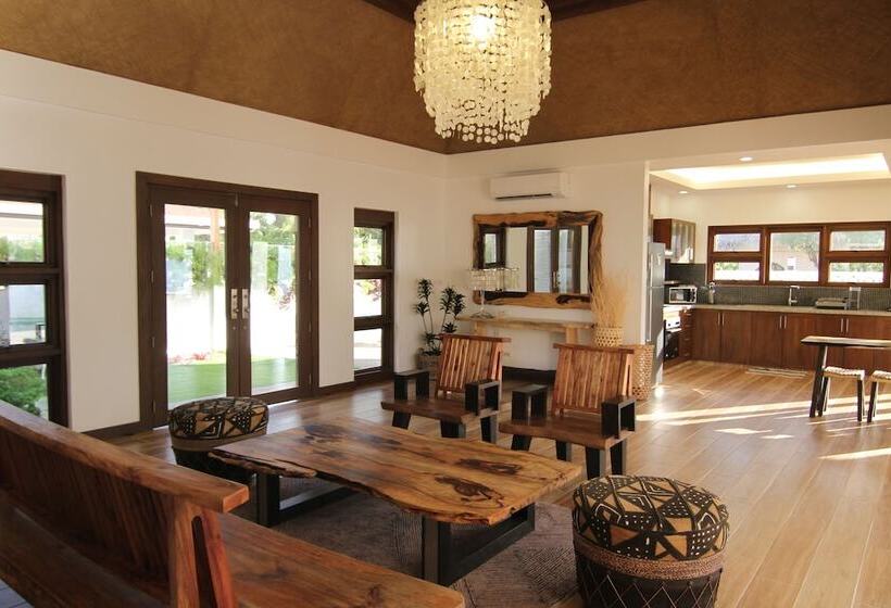 ３ベッドルームのプレミアムビラ, Vida Homes Condo Resort