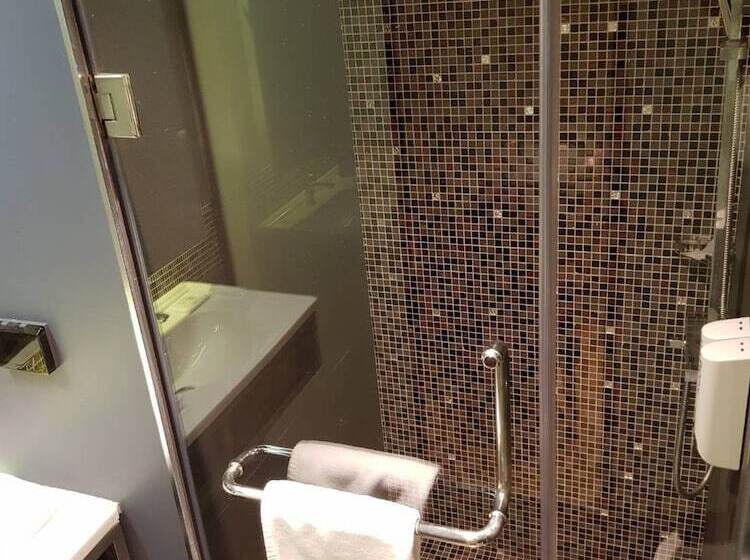 اتاق لوکس, Bizotel Premier Hotel & Residence