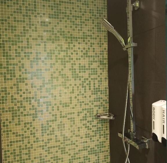 سوییت, Bizotel Premier Hotel & Residence