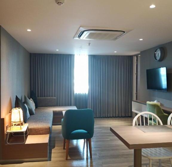 سوییت, Bizotel Premier Hotel & Residence