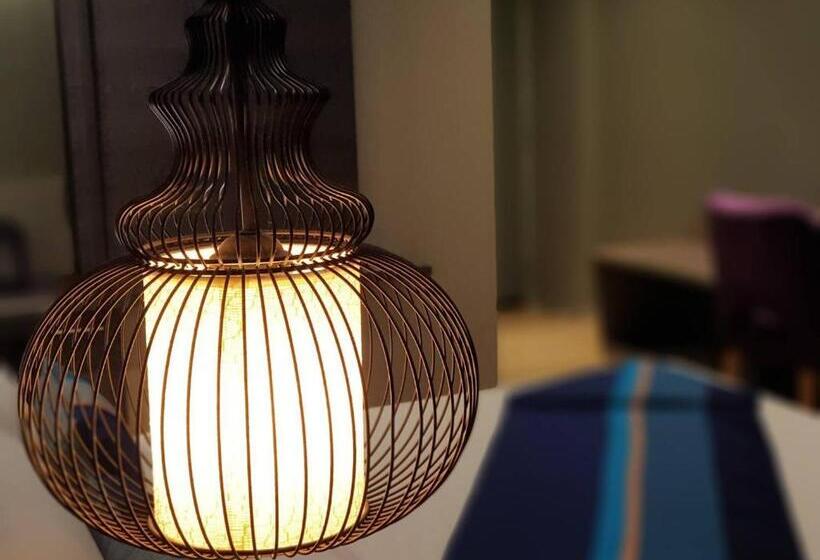 اتاق لوکس, Bizotel Premier Hotel & Residence