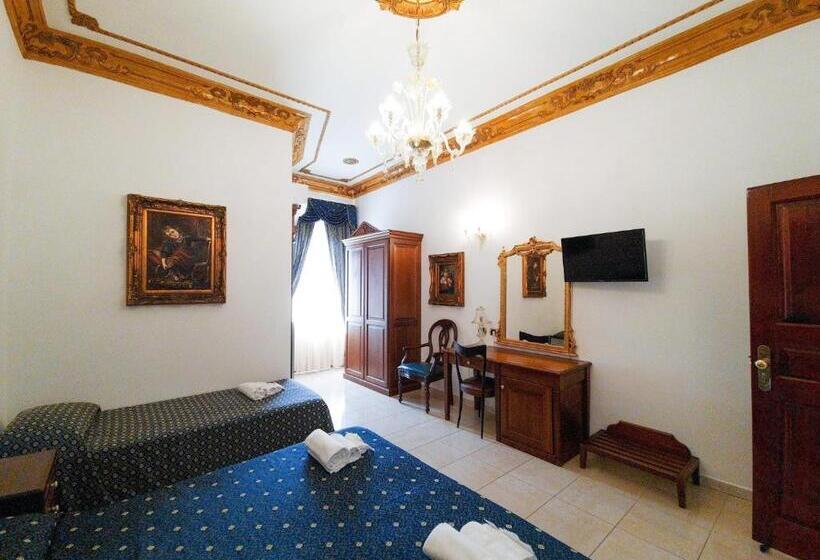 غرفة قياسية ثلاثية, Euro Hotel Iglesias