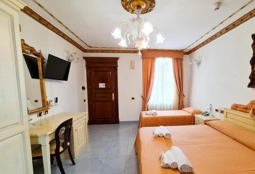 غرفة قياسية رباعية, Euro Hotel Iglesias