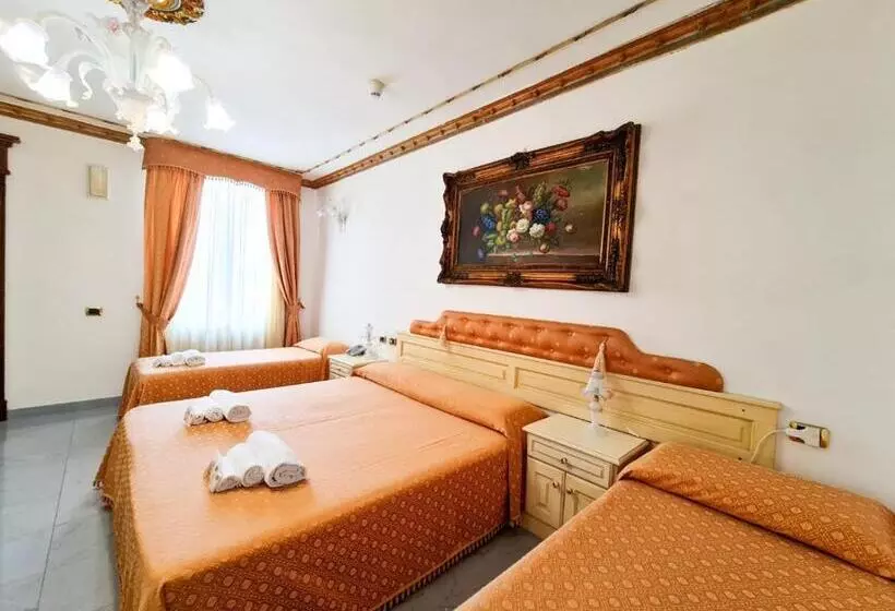 スタンダード4人部屋, Euro Hotel Iglesias
