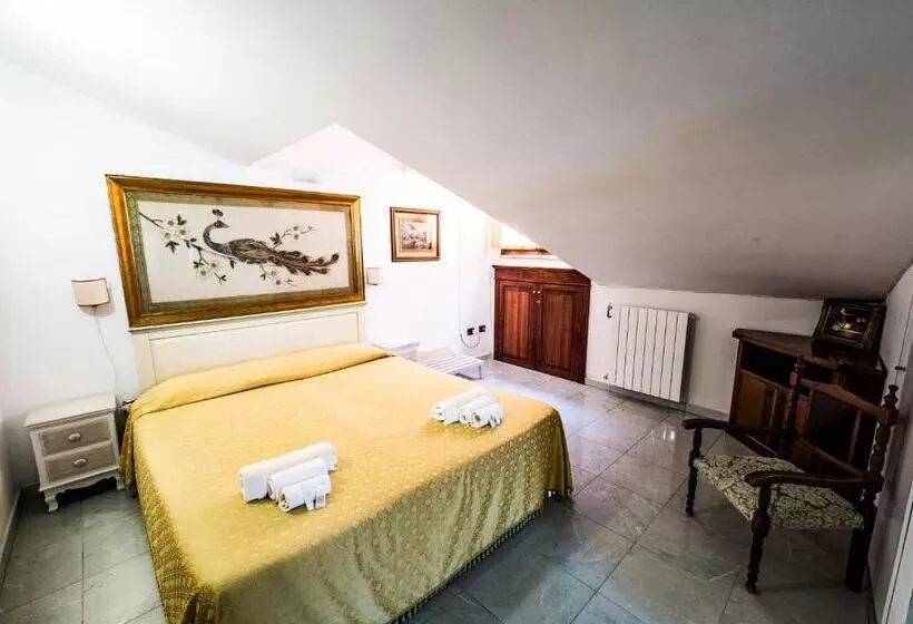 エコノミールーム, Euro Hotel Iglesias