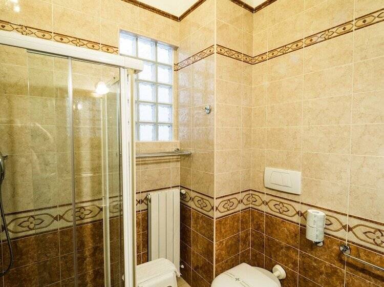 غرفة قياسية ثلاثية, Euro Hotel Iglesias