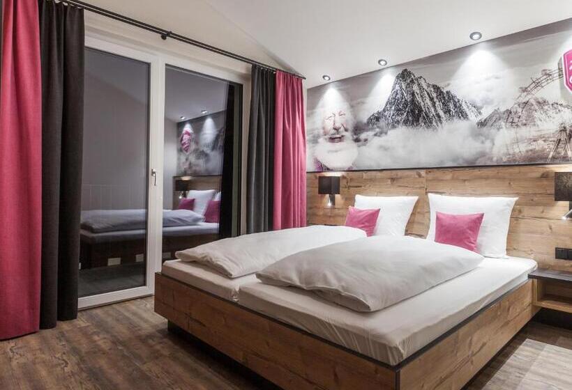 Номер Стандарт с Балконом, First Mountain Hotel Zillertal