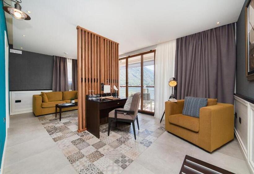 2 Bedrooms Suite Sea View, Casa Del Mare  Amfora