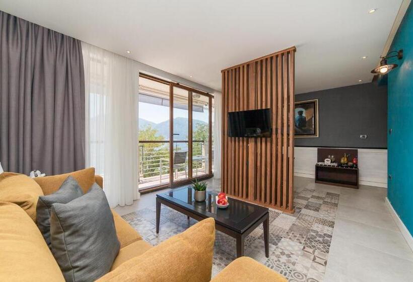 2 Bedrooms Suite Sea View, Casa Del Mare  Amfora