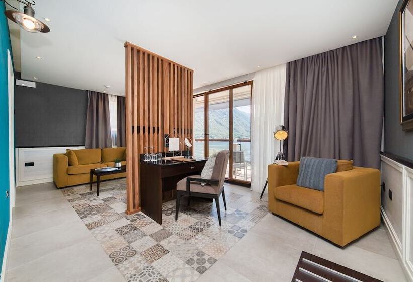 2 Bedrooms Suite Sea View, Casa Del Mare  Amfora