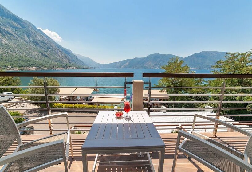 2 Bedrooms Suite Sea View, Casa Del Mare  Amfora