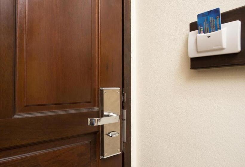 اتاق لوکس با تخت بزرگ, Chayadol Resort Sha Extra Plus