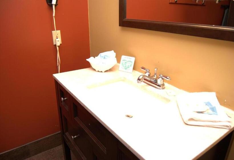 Standaardkamer met 2 Tweepersoonsbedden, Commodore Resort