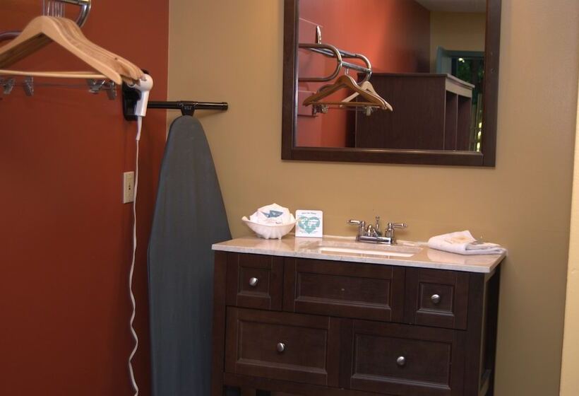 Standaardkamer met 2 Tweepersoonsbedden, Commodore Resort