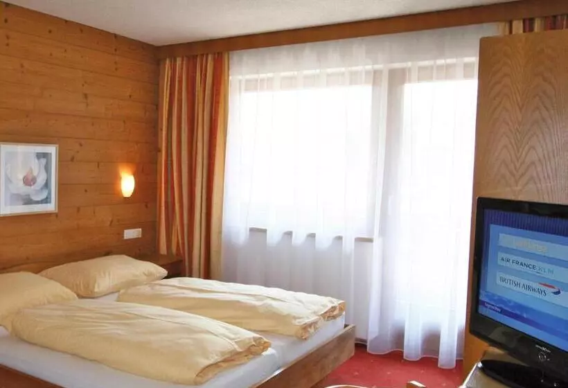 スタンダードトリプルルーム, First Mountain Hotel Zillertal