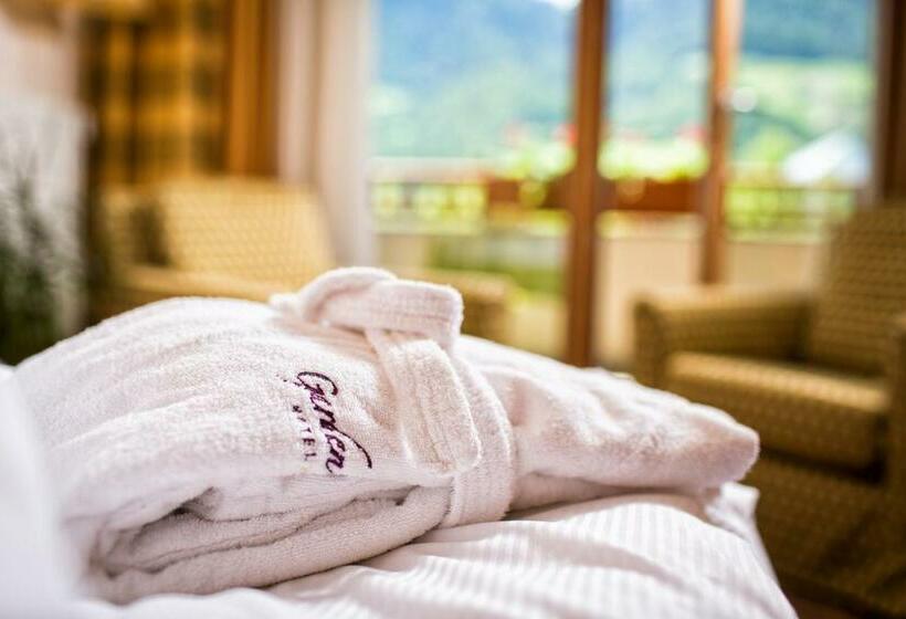 Comfort room with balcony, Garden Park