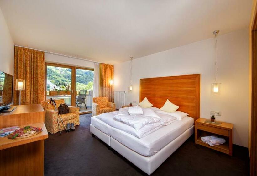 Comfort room with balcony, Garden Park