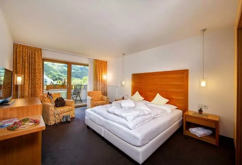 Comfort room with balcony, Garden Park