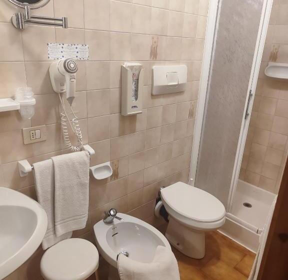 标准间带山景, Garnì Bonsai