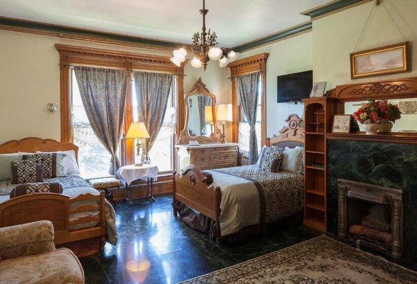 スタンダードルーム, Henderson Castle Inn