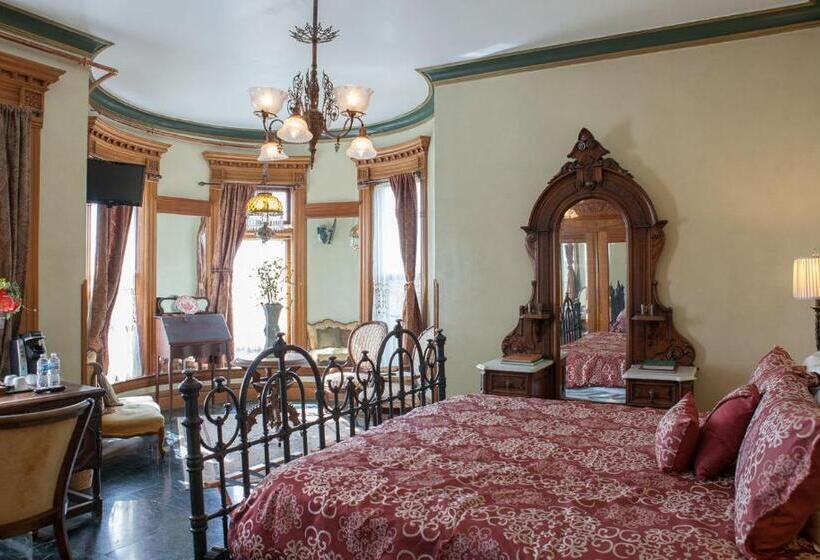 带大床的标准间, Henderson Castle Inn