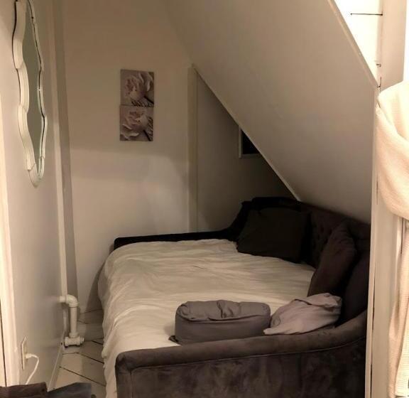 デラックスルーム, Henderson Castle Inn