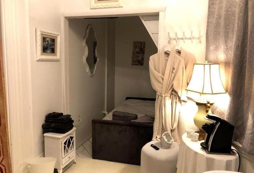 デラックスルーム, Henderson Castle Inn