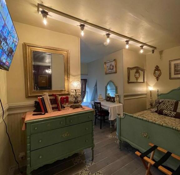 景色の見えるデラックスルーム, Henderson Castle Inn