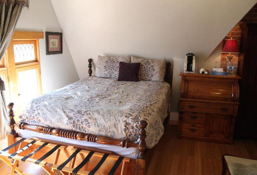 バスタブ付きスタンダードルーム, Henderson Castle Inn