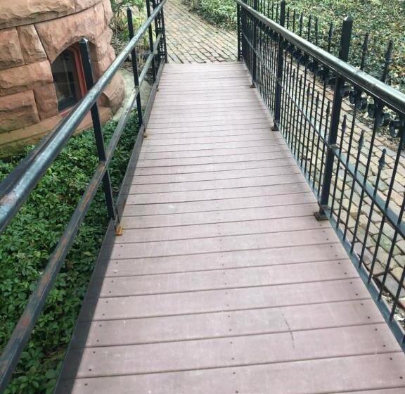 スタンダードルーム, Henderson Castle Inn