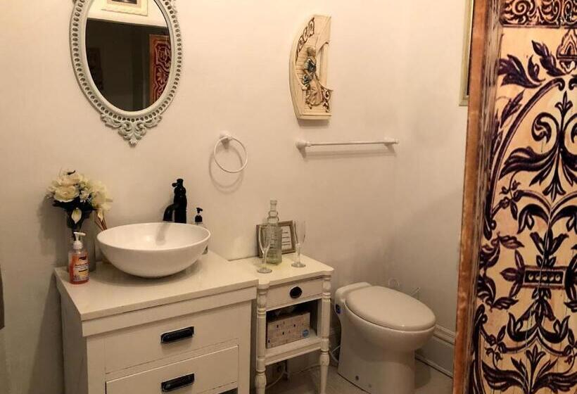 デラックスルーム, Henderson Castle Inn