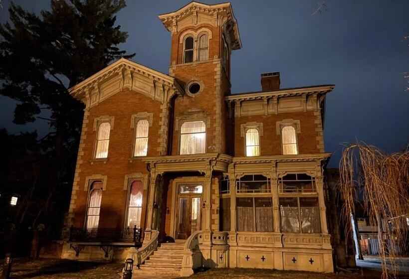 デラックスルーム, Henderson Castle Inn