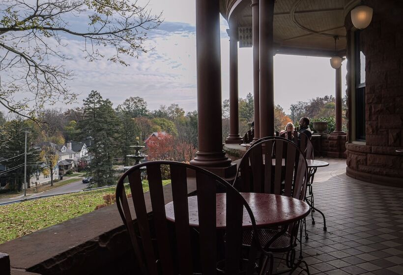 デラックスルーム, Henderson Castle Inn