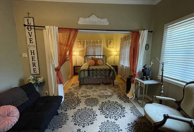 デラックスルーム, Henderson Castle Inn