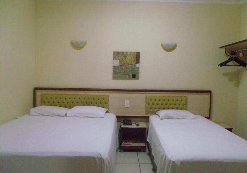 标准三人间, Larison Hoteis Jiparana