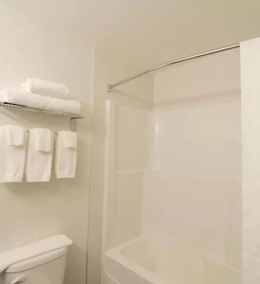 クイーンサイズベッドのスイートルーム, Paradise Inn And Suites Redwater