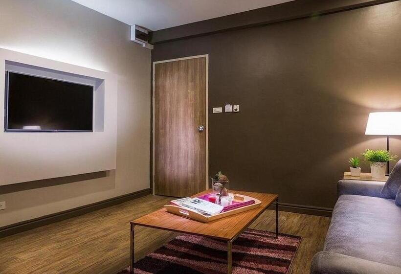 Habitación Familiar, Ratchada Point