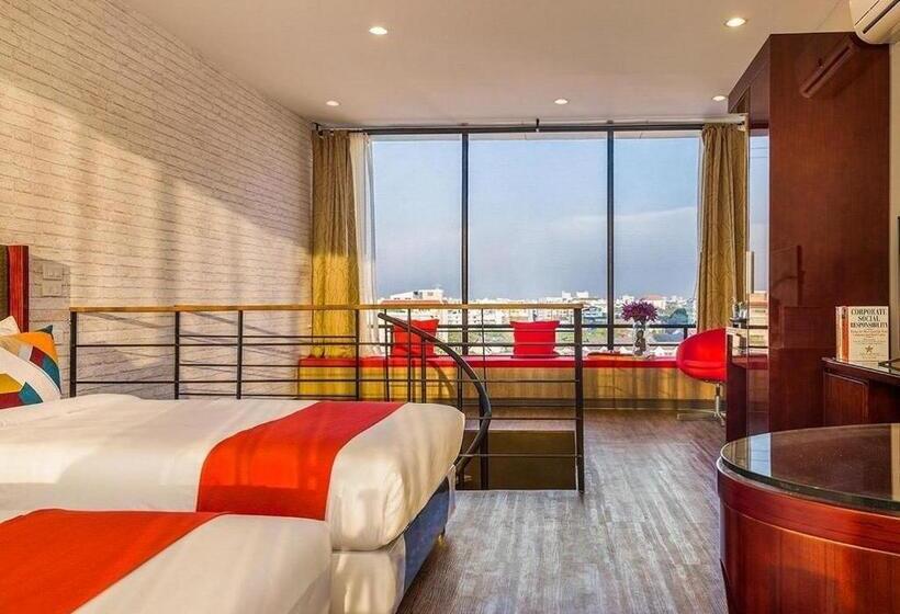 Habitación Familiar, Ratchada Point