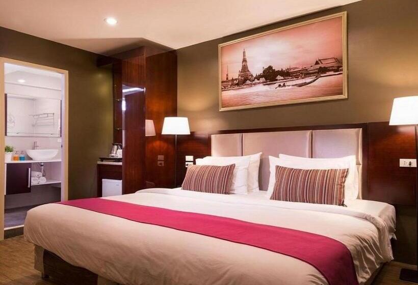 Habitación Superior, Ratchada Point